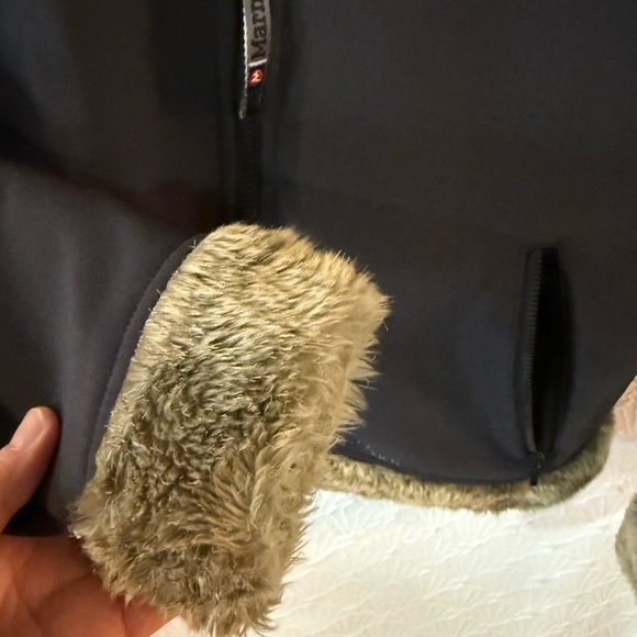 Marmot Black Ski Jacket with Tan Faux-Fur Trim - Picture 5 of 5